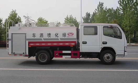 東風(fēng)多利卡綠化噴灑車(chē)圖片 東風(fēng)多利卡綠化噴灑車(chē)圖片
