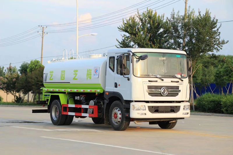 12噸東風(fēng)多利卡D9灑水車圖片 12噸東風(fēng)多利卡D9灑水車圖片