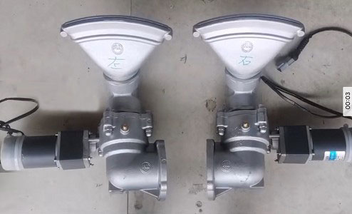 灑水車電動(dòng)萬(wàn)向鴨嘴圖片 灑水車電動(dòng)萬(wàn)向鴨嘴圖片
